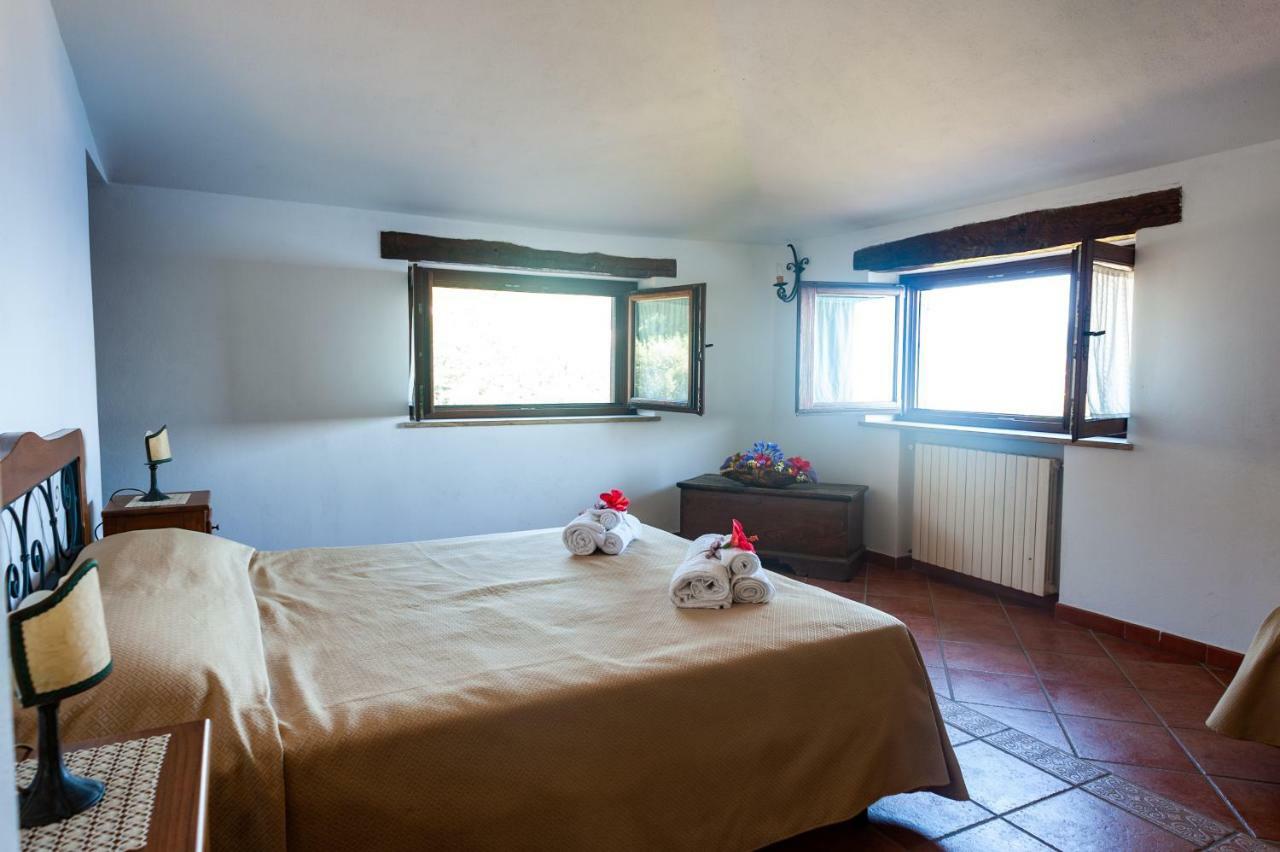 Azienda Agrituristica Le Terre Di San Leonardo Четраро Екстер'єр фото