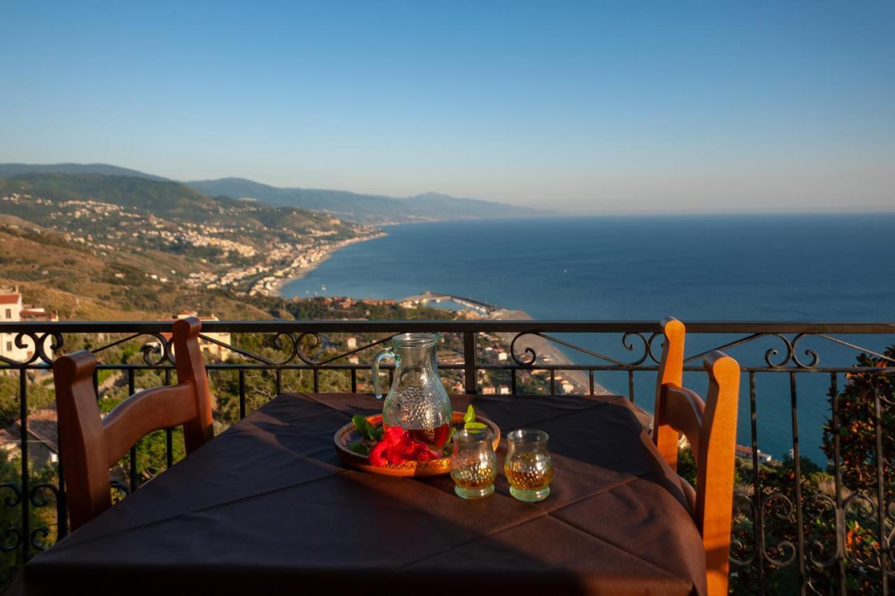 Azienda Agrituristica Le Terre Di San Leonardo Четраро Екстер'єр фото
