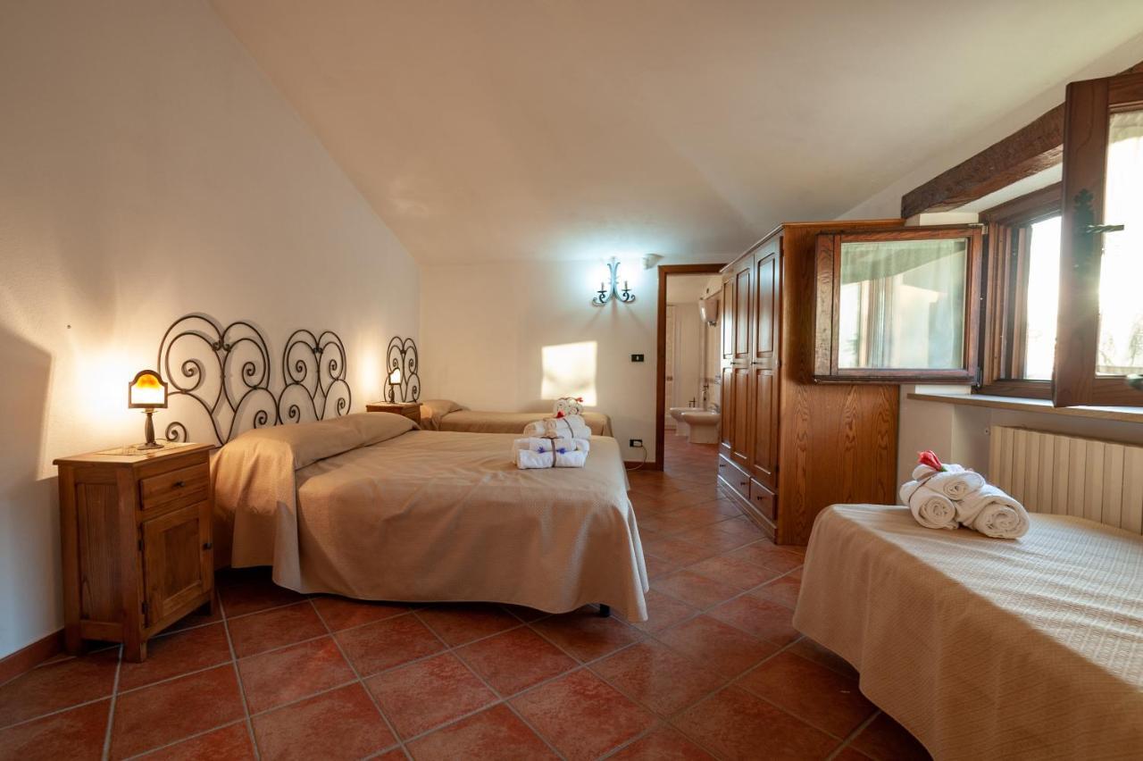 Azienda Agrituristica Le Terre Di San Leonardo Четраро Екстер'єр фото